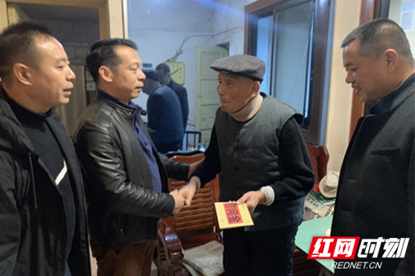 李梦欣_副本.jpg 李梦欣_副本.jpg