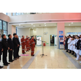涟钢集团公司领导慰问娄底市第一人民医院干部职工