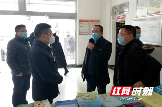 武陵源：屈辉督查军地坪街道新型冠状病毒感染的肺炎疫情防控工作