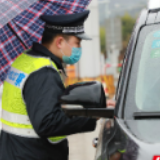 抗疫在基层丨湖南的西北大门，他们24小时全天候守护