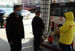 慈利县岩泊渡镇对集镇所在超市、人员聚集地方进行了面对面宣传教育