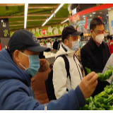 长沙芙蓉区商超正常营业肉蛋蔬菜供应充足 市民可按需购买
