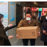 面对战“疫” 这家奶茶店不送奶茶送“温暖”