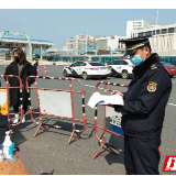防控疫情 城管在一线