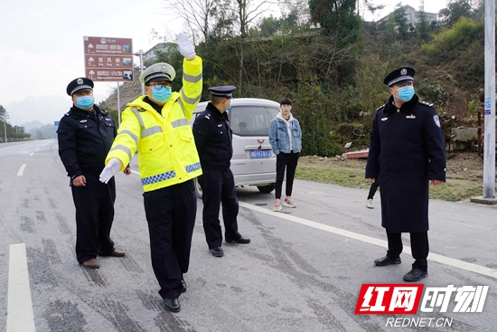 向疫情防控交通卡点的坚守者们致敬