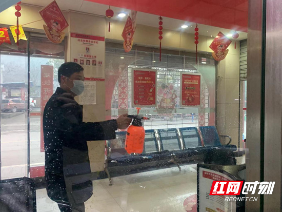 张家界农商银行：保障金融服务 让群众放心更暖心