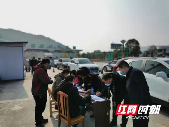 慈利县零阳镇：严防输入性风险 “三班倒”加强疫情检测
