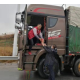 邵阳：一碗热腾腾的泡面 湿润了司机的眼睛