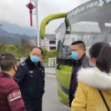 在疫情防控一线考察识别干部
