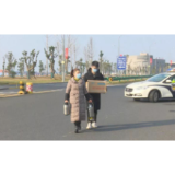 抗“疫”在基层丨韶山：热心市民为执勤人员送茶叶蛋和姜茶（图）