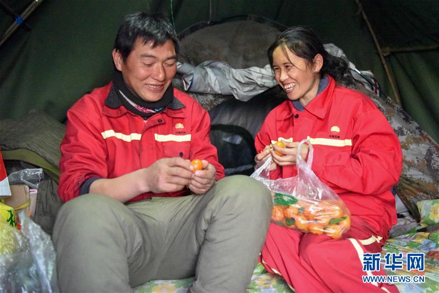 （新春走基层·图文互动）（7）寒冬里，“沙漠玫瑰”犹自绽放