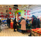 冷水滩：超市供货充足 市民测量体温后有序购物