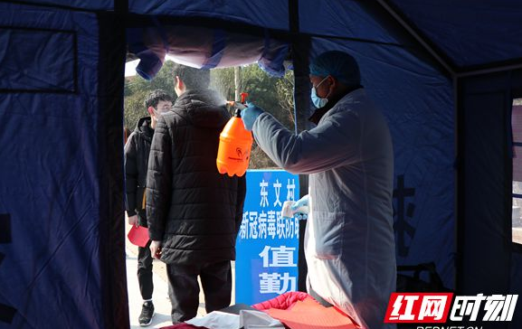 汨罗：7万名志愿者投身“战疫”