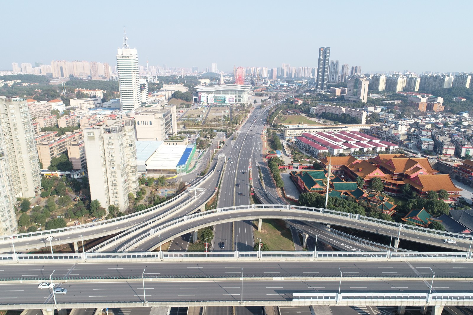 1月31日，往日车来车往的三一大道万家丽快速路交汇处。长沙晚报全媒体记者 余劭劼 摄