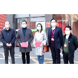 市委组织部慰问市人民医院坚守疫情防控一线的医务人员及家属