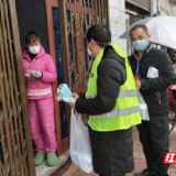 南县南洲镇免费发放7万个口罩
