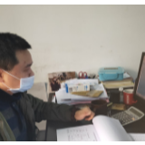 他们暂停回家，为群众铺就安全归途