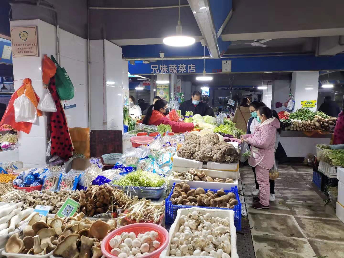 荷花池生鲜市场超过1/3的商户已开业。