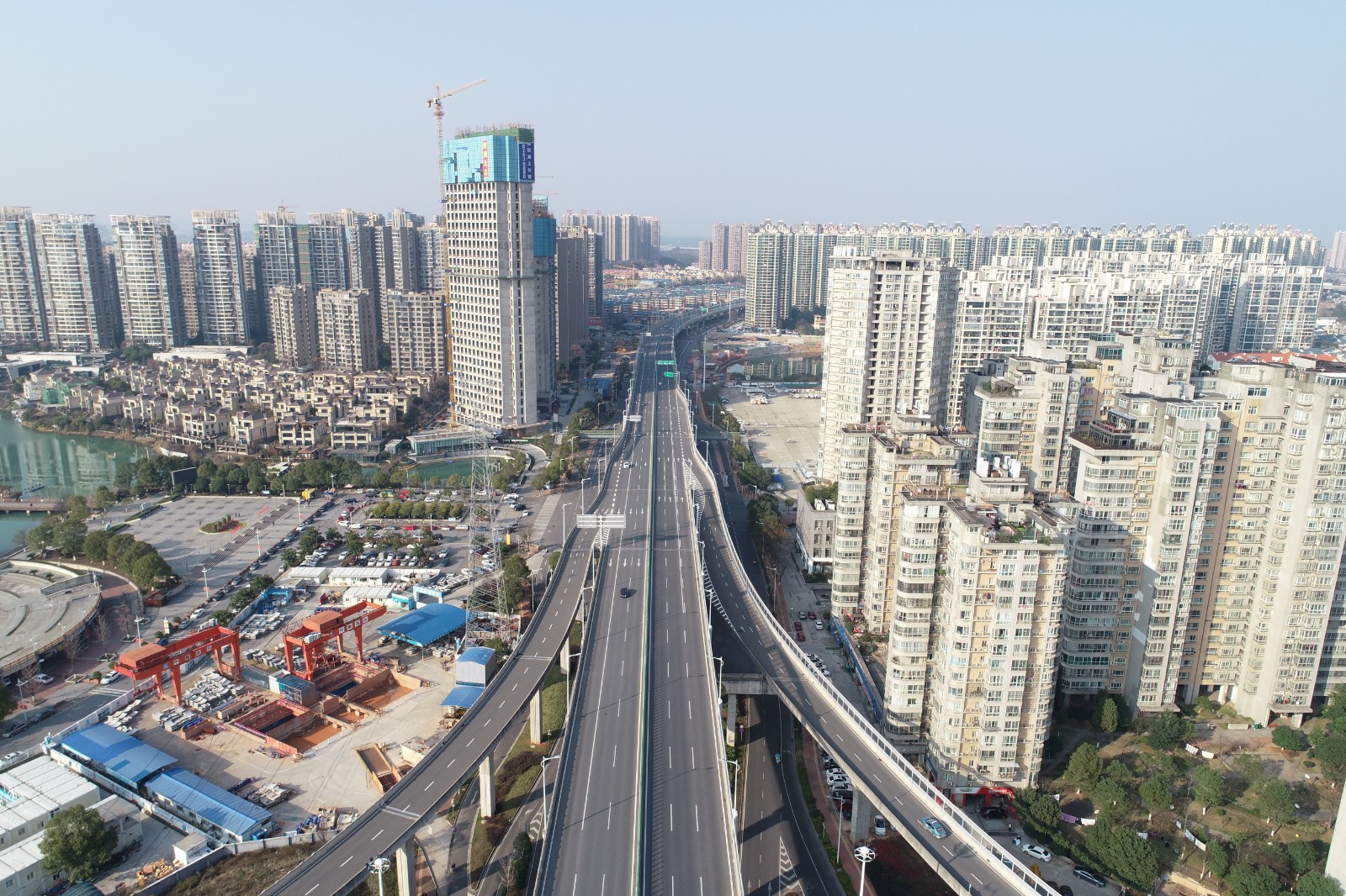 1月31日下午2点30分，万家丽快速路。长沙晚报全媒体记者 余劭劼 摄