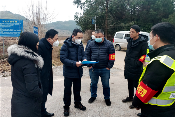 县纪委书记戴纯明深入各乡镇检查疫情防控情况 (2).jpg