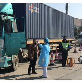 一手控疫情一手保民生，他们撑起群众“保护伞”