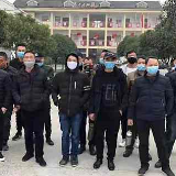 并肩战“疫”!常德17名建筑工人奔赴武汉驰援建设