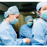 来听湖南师范大学第一附属医院医生夫妻的改编歌曲《前线姑娘》 