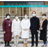 疫情前线｜进入隔离区的第一天，我握着病人的手……  
