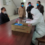 回龙圩管理区党委副书记成萍检查指导基层单位疫情防控工作