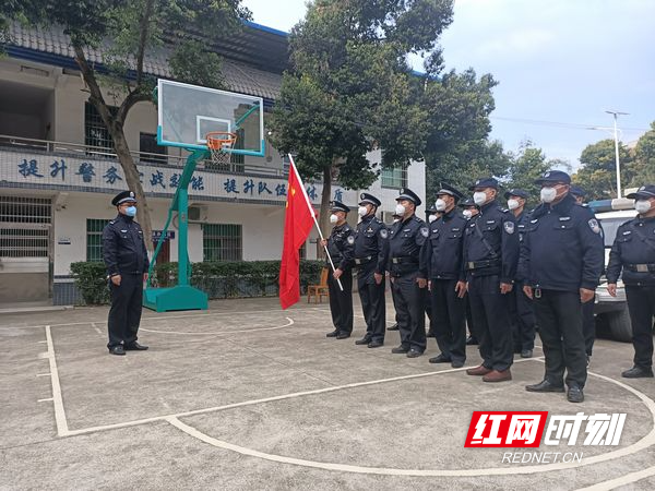 肖深武带领全所党员队伍开展统一清查行动.jpg