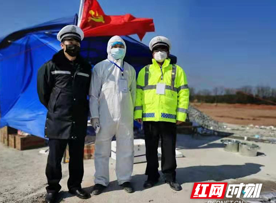 党旗映耀金盾晖——平江公安交警全力阻击疫情纪实
