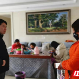 宜章县委网信办：线上“辟谣言” 线下“阻疫源”