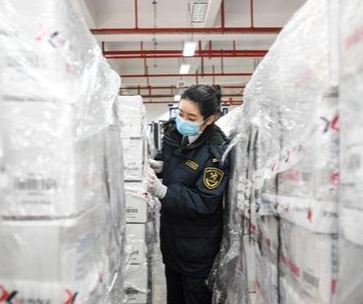 16200套防护服飞抵长沙 海外湖南老乡太给力了