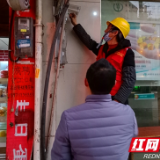 武冈：救火的“电力口罩哥”终于现形