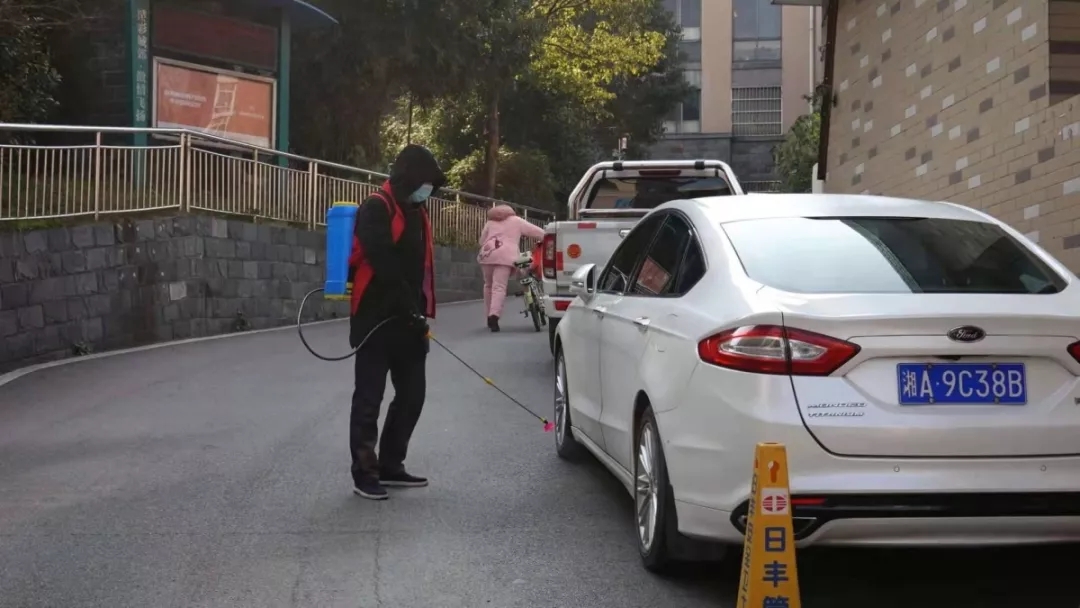 长沙市民积极采取各种防疫措施｜©️康佳慧