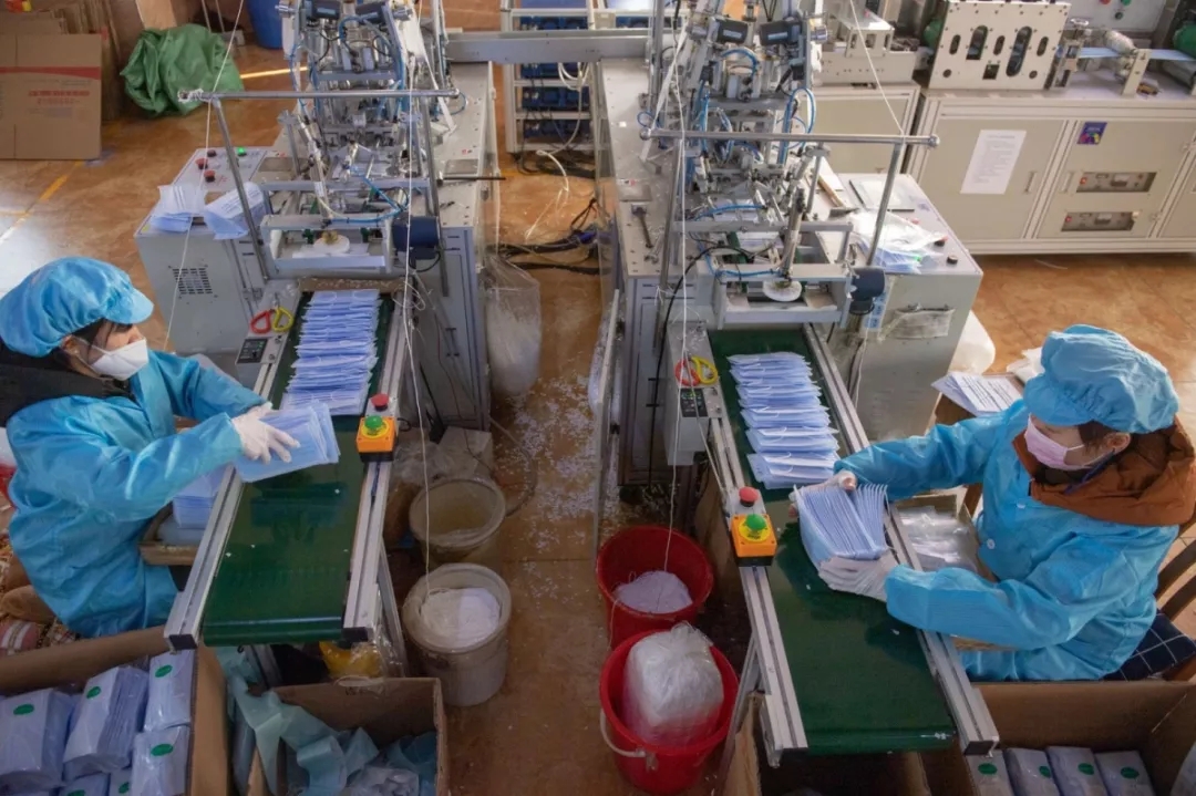 所有生产线开足马力保障一线｜©️肖毅