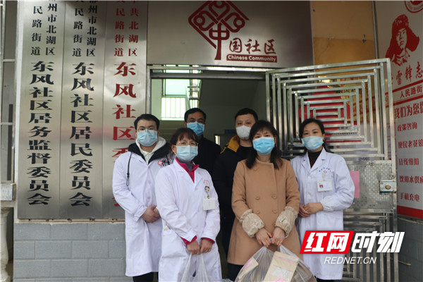 6捐赠东风路社区.JPG 6捐赠东风路社区.JPG