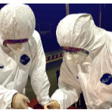 “或许你看不清我的脸，但请让我护你平安！”