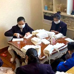 全民战“疫”|中国好邻居！五天赶制千余口罩免费送