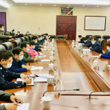 王一鸥主持召开市委常委扩大会议