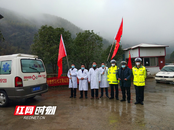医院慰问现场_副本.jpg