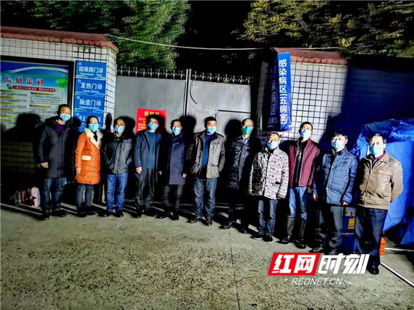1月31日晚，蒋永康治愈出院.jpg