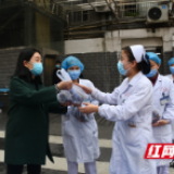 新邵县中药汤剂免费送到防疫一线