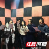 江华：文艺界积极创作为抗疫加油鼓劲
