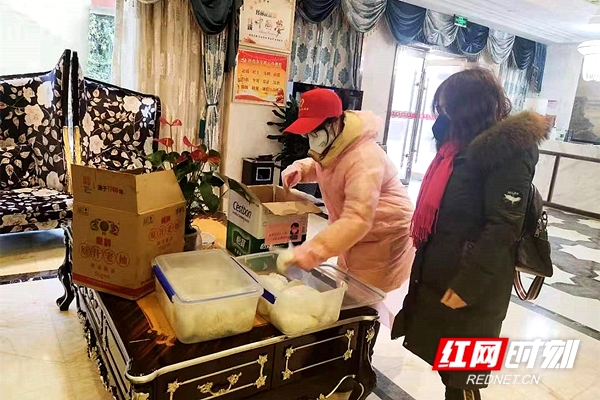 2长沙德园包子准时送到酒店大厅。.jpg