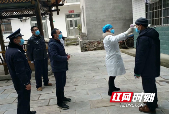 采取入户形式，逐人逐户进行调查监督。.jpg