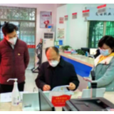 不松懈不动摇......周春晖在社区一线检查疫情防控工作