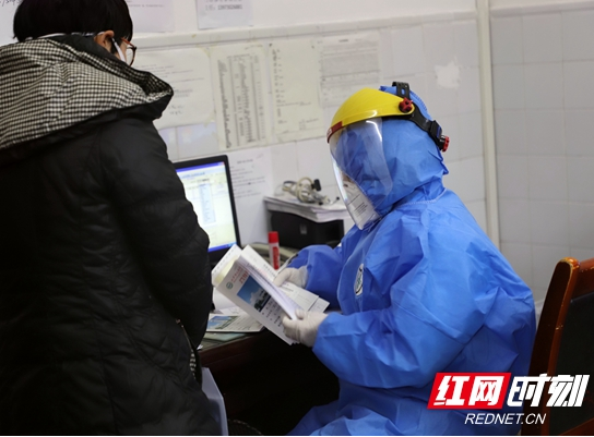 汨罗：一家三口成抗疫“战友”:我们在等待一顿安心的团圆饭