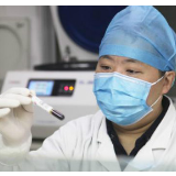 抗疫一线的暖心镜头：坚守在医院的白衣“战士”