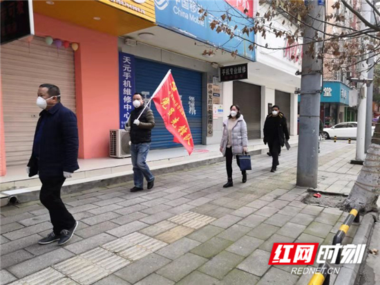 县民宗局先锋队进驻社区.jpg